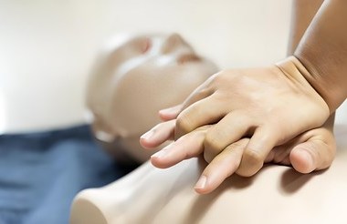儿童和婴儿心肺复苏的区别「鲲援复苏AHA急救培训」
