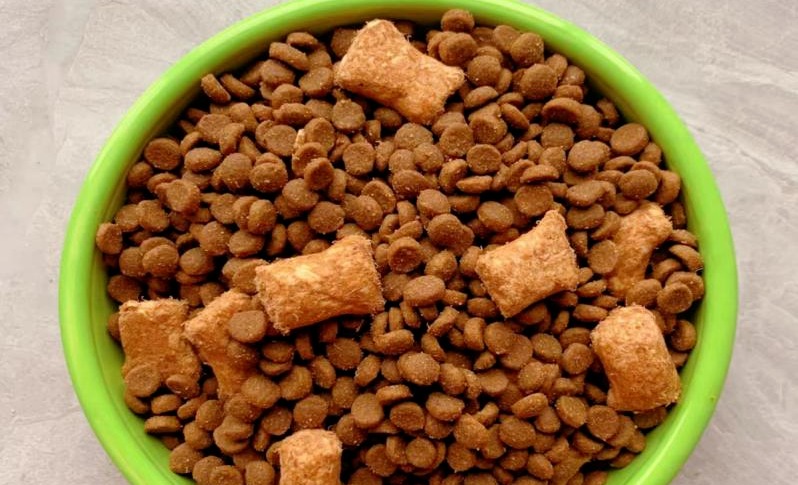 选择一款猫咪喜欢的猫粮有多难！